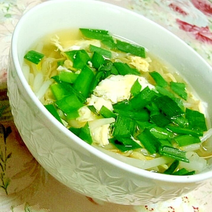 ダシダde もやしとニラと卵のにんにくスープ レシピ 作り方 By 小太郎1212 楽天レシピ ダシダde もやしとニラと卵のにんにくスープ レシピ 作り方 By 小太郎1212 楽天レシピ